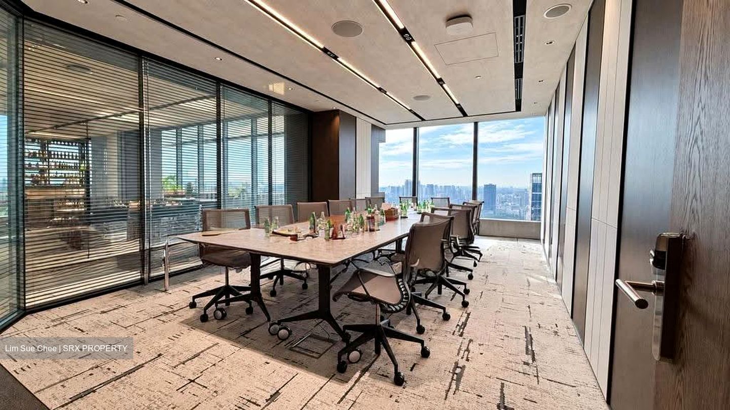 Central Boulevard (D1), Office #631477621